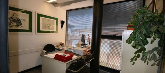 100m² Office in Lucca, Italy No. 88924 4