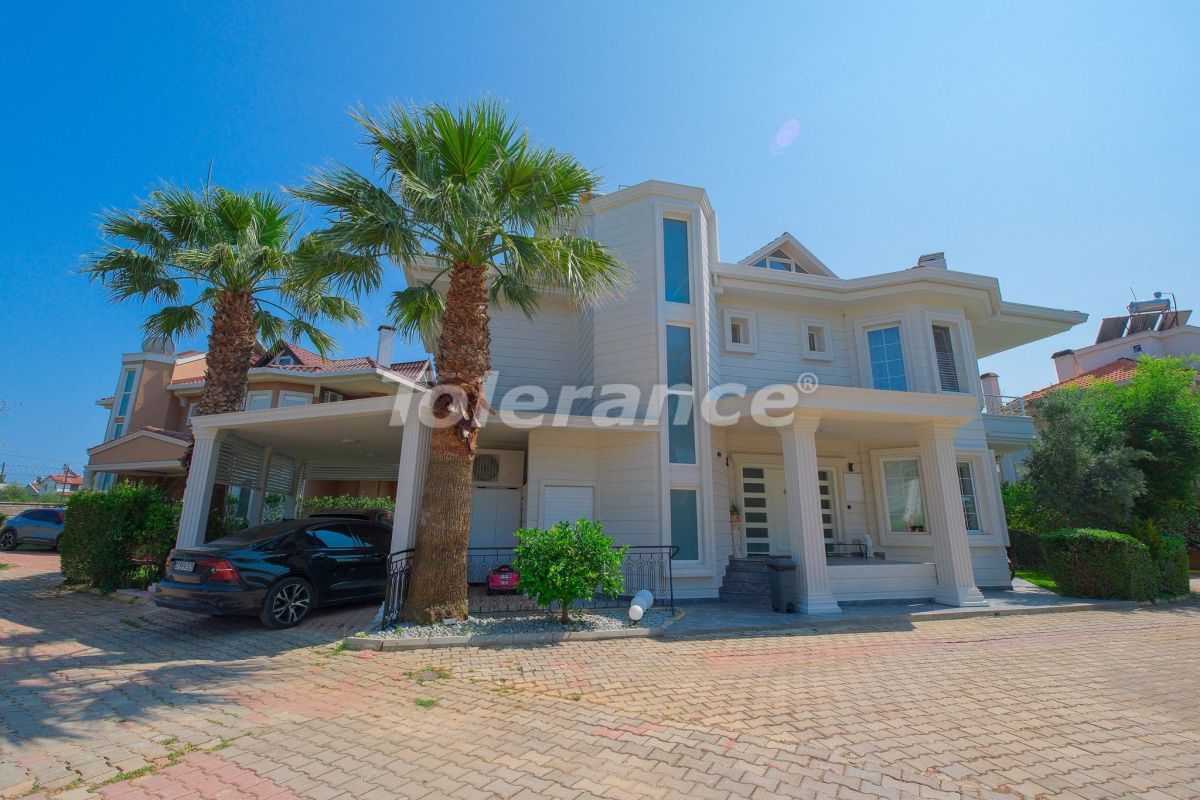 Villa 5+1 in Antalya, Turkey, Nr. 42764
