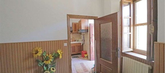 8 rooms House in Pontremoli, Italy No. 258607 9