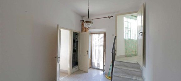 8 rooms House in Pontremoli, Italy No. 258607 20