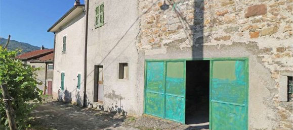 8 rooms House in Pontremoli, Italy No. 258607 26