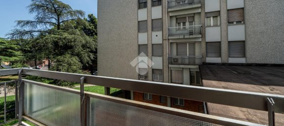 Квартира с 4 комнатами в Реджо Эмилия, Италия № 7389 28