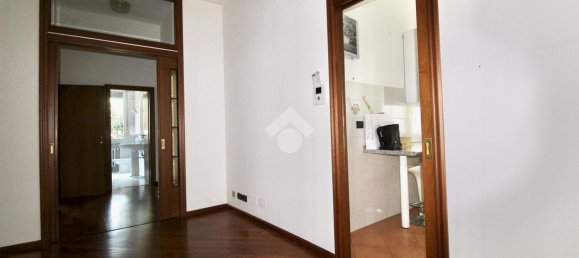 Квартира с 4 комнатами в Реджо Эмилия, Италия № 7389 12