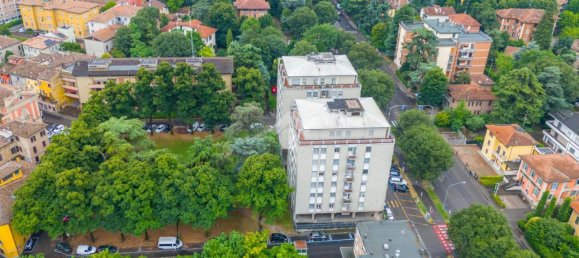 Квартира с 4 комнатами в Реджо Эмилия, Италия № 7389 30