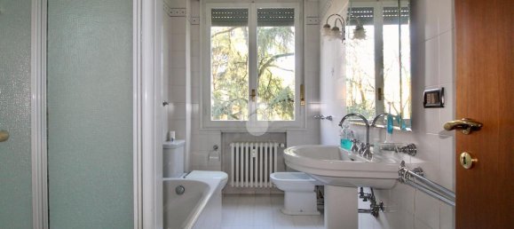 Квартира с 4 комнатами в Реджо Эмилия, Италия № 7389 17