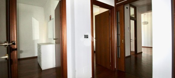 Квартира с 4 комнатами в Реджо Эмилия, Италия № 7389 16