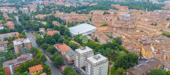 Квартира с 4 комнатами в Реджо Эмилия, Италия № 7389 32