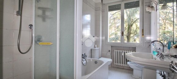 Квартира с 4 комнатами в Реджо Эмилия, Италия № 7389 21