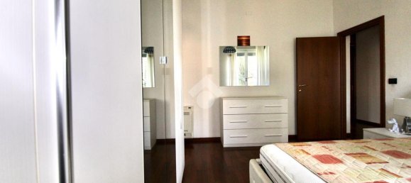 Квартира с 4 комнатами в Реджо Эмилия, Италия № 7389 11