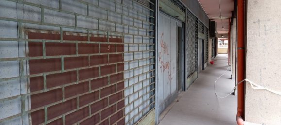 82m² Office in Catania, Italy No. 142999 2