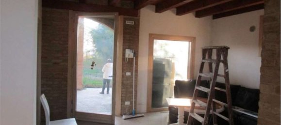 4 rooms Apartment in Santa Maria di Sala, Italy No. 9024 4