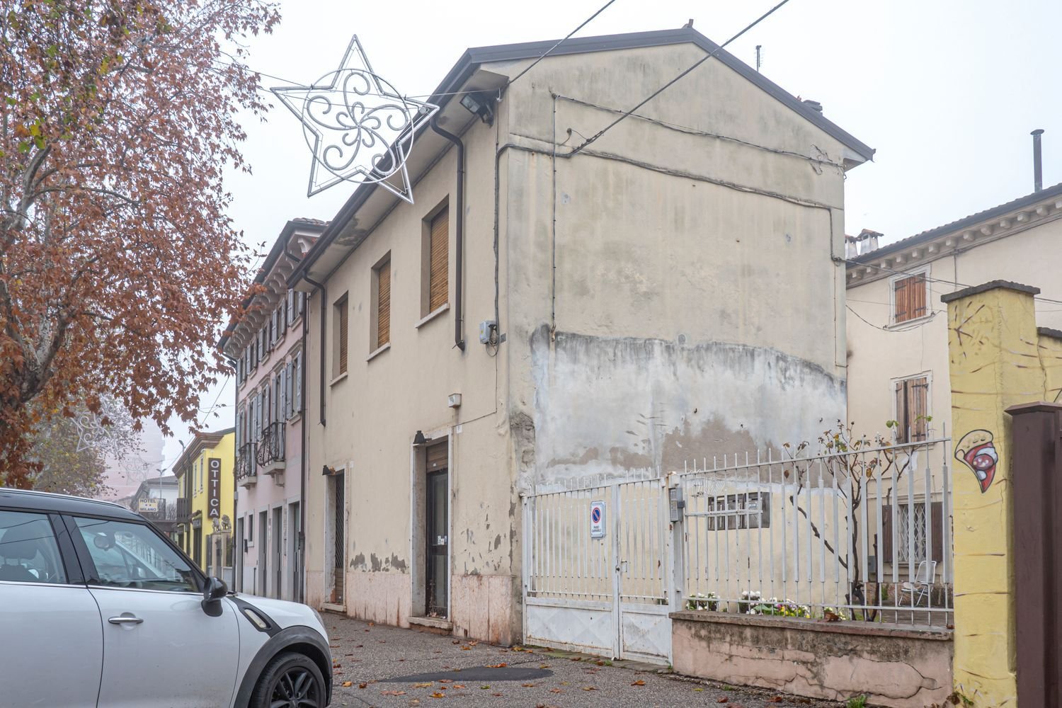 Imóvel comercial de 2 divisões em San Giovanni Lupatoto, Italy N.º 67513