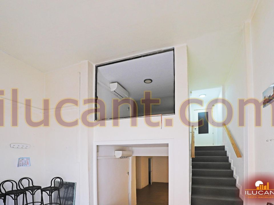 Gewerbliche Immobilie in Alicante, Spain 60m², Nr. 200972