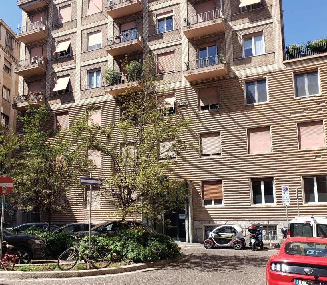 Estudio en Milan, Italy No. 261234