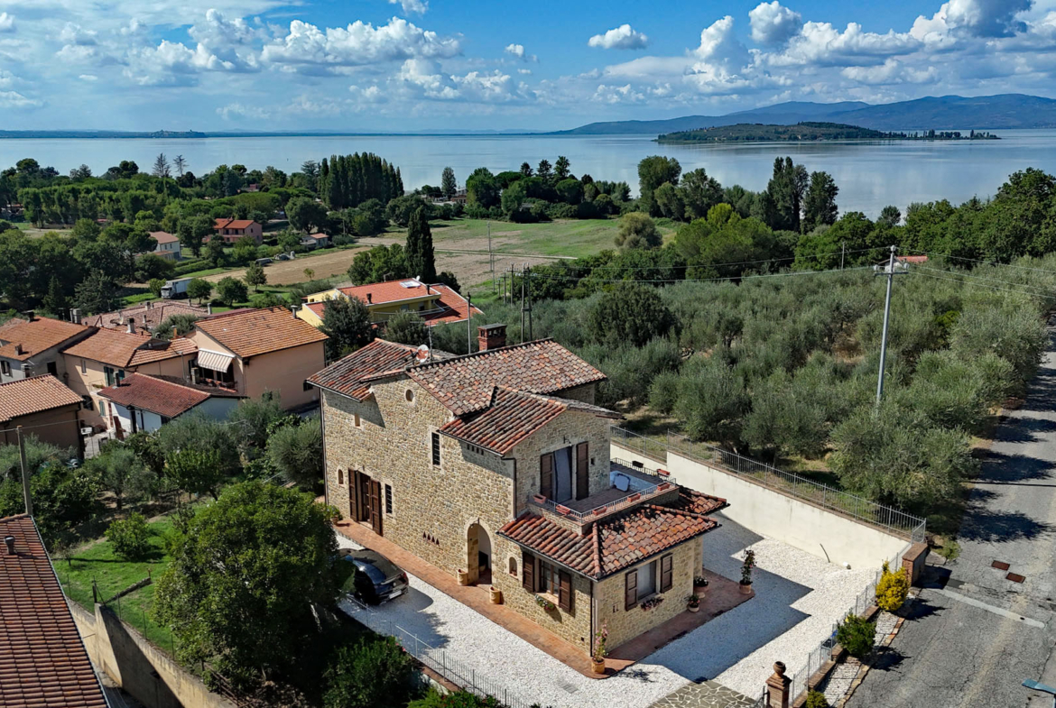 3 bedrooms House in Magione, Italy No. 316909