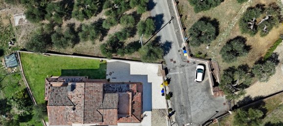 3 bedrooms House in Magione, Italy No. 316909 4