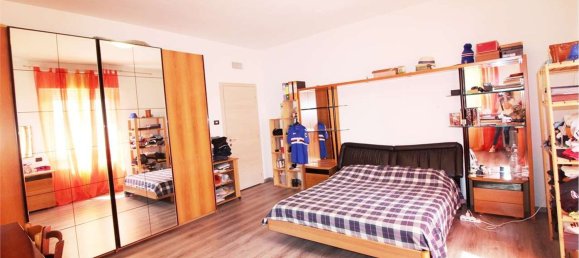 4-salle Appartement à Dalmine, Italy No. 316113 9