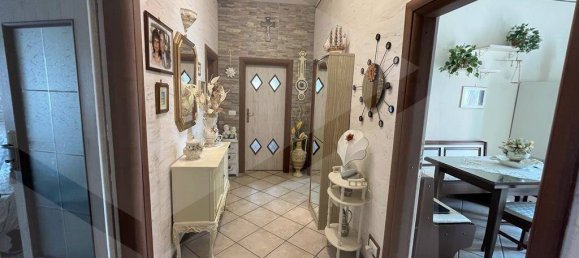 3-salle Appartement à Fiorano Modenese, Italy No. 28683 4