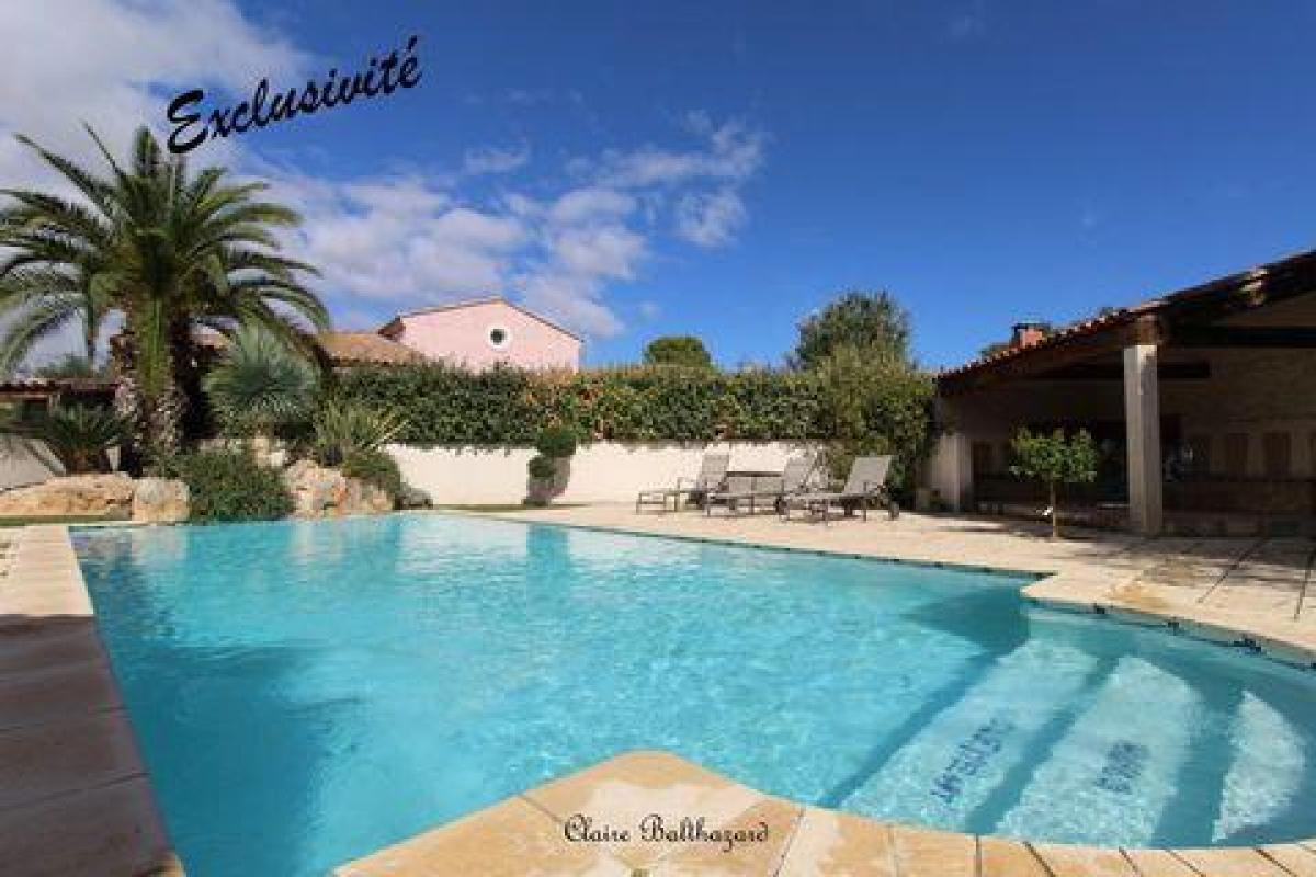 5 bedrooms House in Villeveyrac, France No. 23329