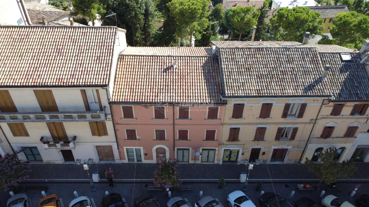 5 rooms House in Camerano, Italy No. 90025