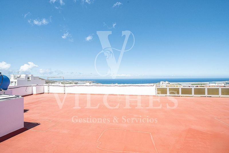 7 bedrooms Apartment in Galdar, Spain No. 243800