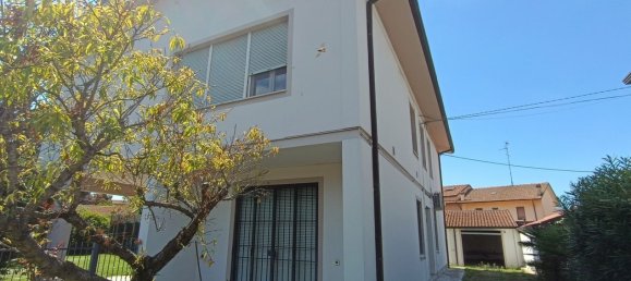 4 rooms House in Argenta, Italy No. 309390 2