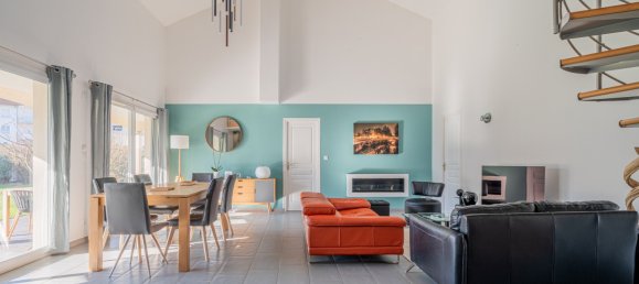 3 bedrooms Villa in La Buisse, France No. 201047 9