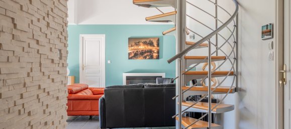 3 bedrooms Villa in La Buisse, France No. 201047 8