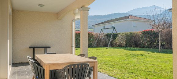 3 bedrooms Villa in La Buisse, France No. 201047 6