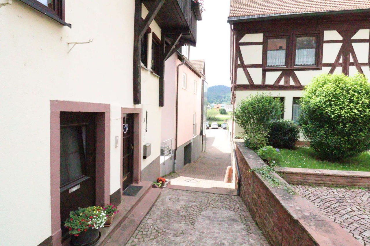 4 bedrooms Townhouse in Baden-Wurttemberg, Germany No. 68495