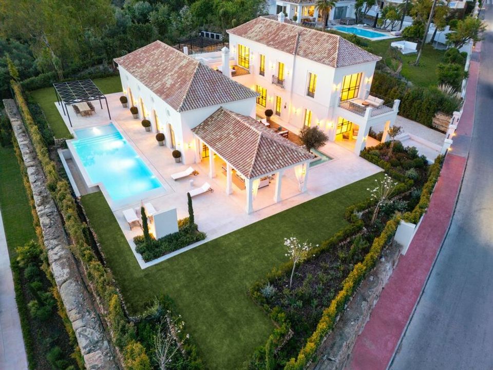 6 bedrooms Villa in Marbella, Spain No. 279414