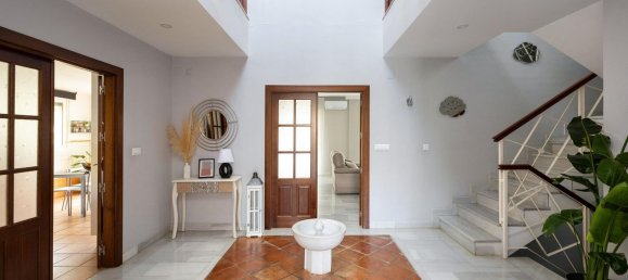 5 bedrooms House in La Zubia, Spain No. 171311 4