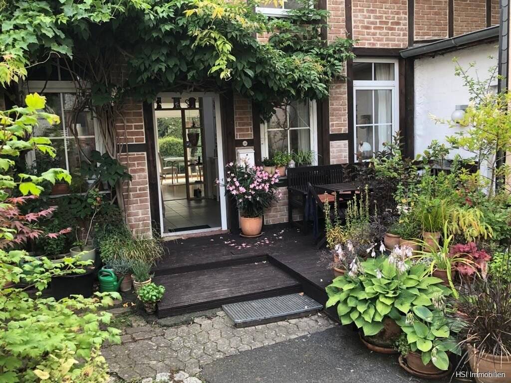 Здание с 9 спальнями в Брауншвейг, Германия № 107099