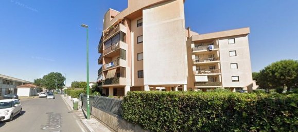 3 rooms Apartment in Anzio, Italy No. 198849 2