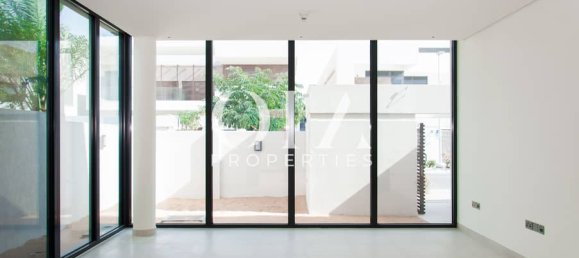 4 bedrooms Villa in Yas Island, UAE No. 17497 2