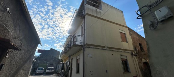 3-Zimmer Haus in Barcellona Pozzo di Gotto, Italy, Nr. 75513 2