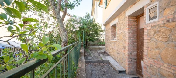 10 rooms Villa in Volterra, Italy No. 163979 9