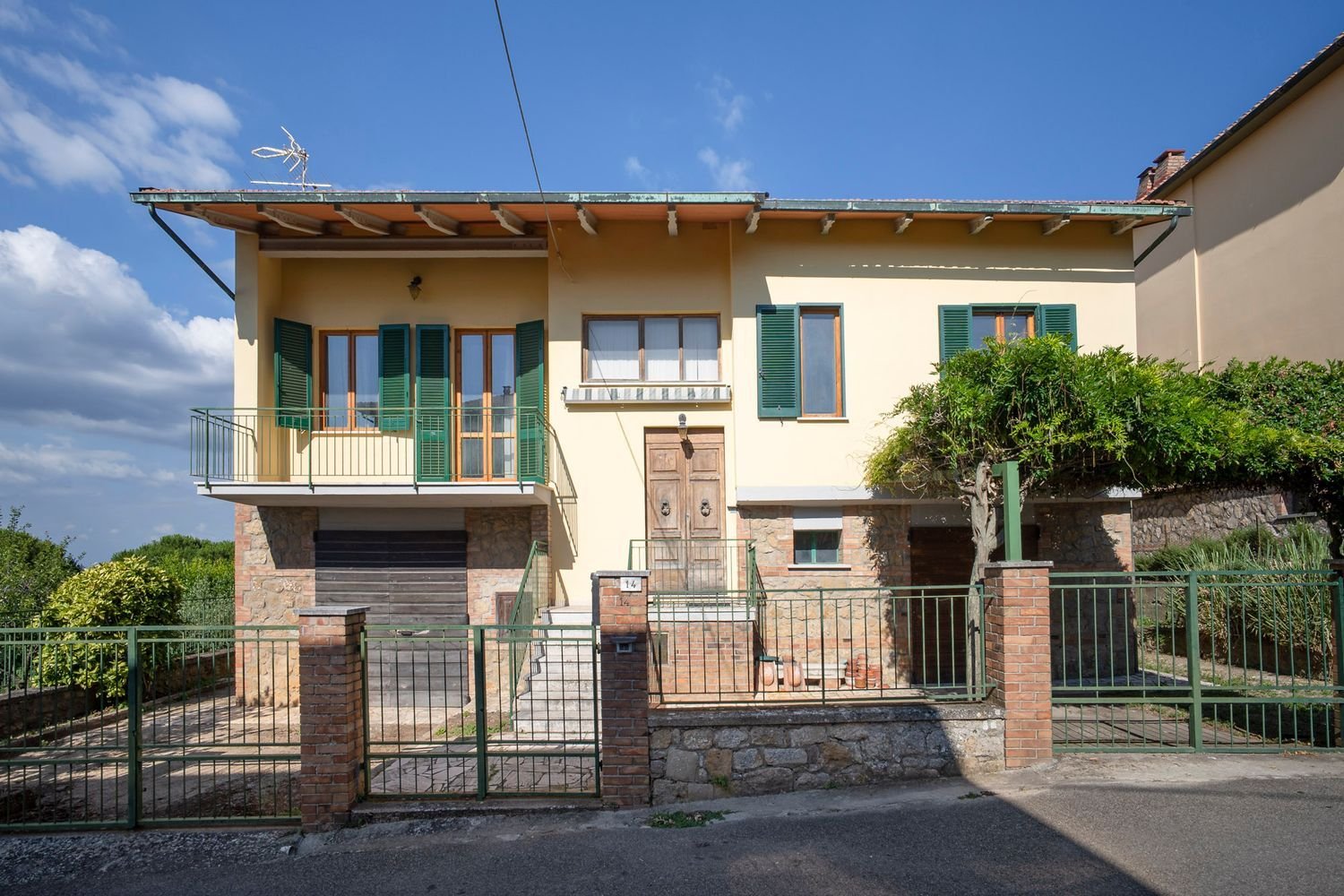 10 rooms Villa in Volterra, Italy No. 163979