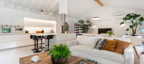 3 bedrooms House in Cascais, Portugal No. 104980 2