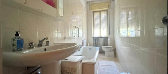 4 bedrooms House in Verona, Italy No. 360139 11