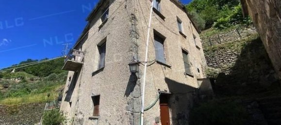 Дом с 8 комнатами в Лорсика, Италия № 154994 3