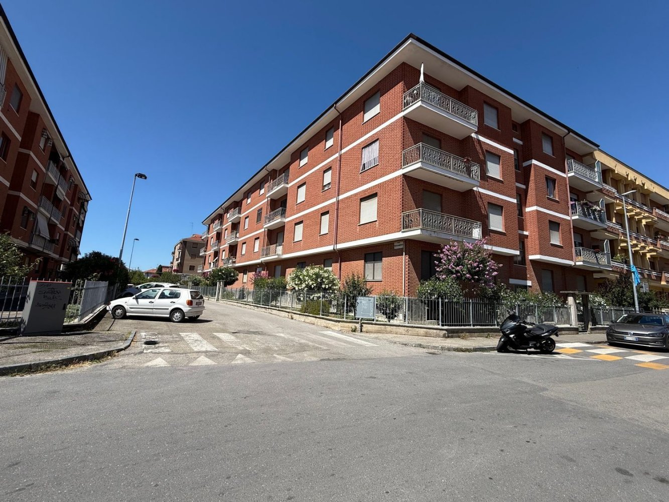 3 rooms Apartment in Bra, Italy No. 257413