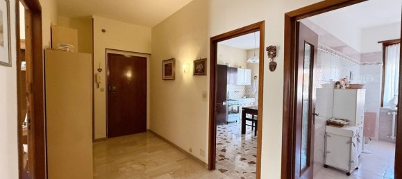 3 rooms Apartment in Bra, Italy No. 257413 4