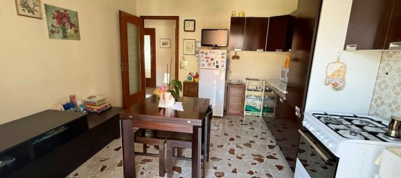 3 rooms Apartment in Bra, Italy No. 257413 6