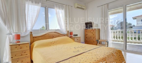 4 bedrooms Villa in Paralimni, Cyprus No. 14590 3