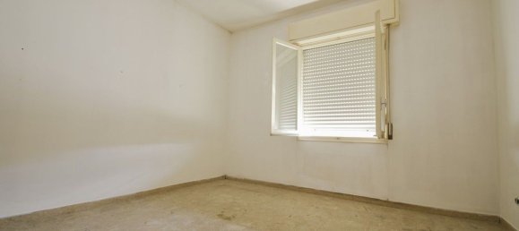 4 rooms Apartment in Modena, Italy No. 140642 12