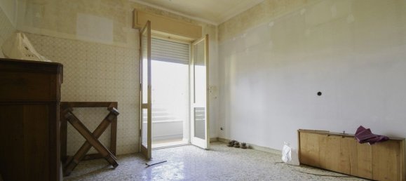4 rooms Apartment in Modena, Italy No. 140642 7