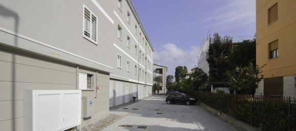 4 rooms Apartment in Modena, Italy No. 140642 20