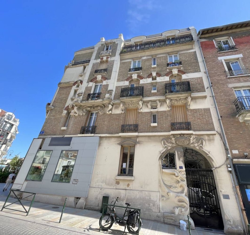 Studio in Clamart, France No. 166427