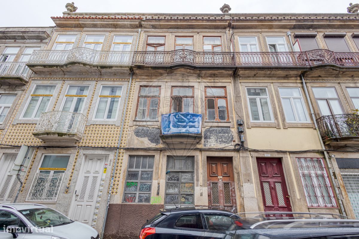 9 bedrooms Building in Porto, Portugal No. 142697